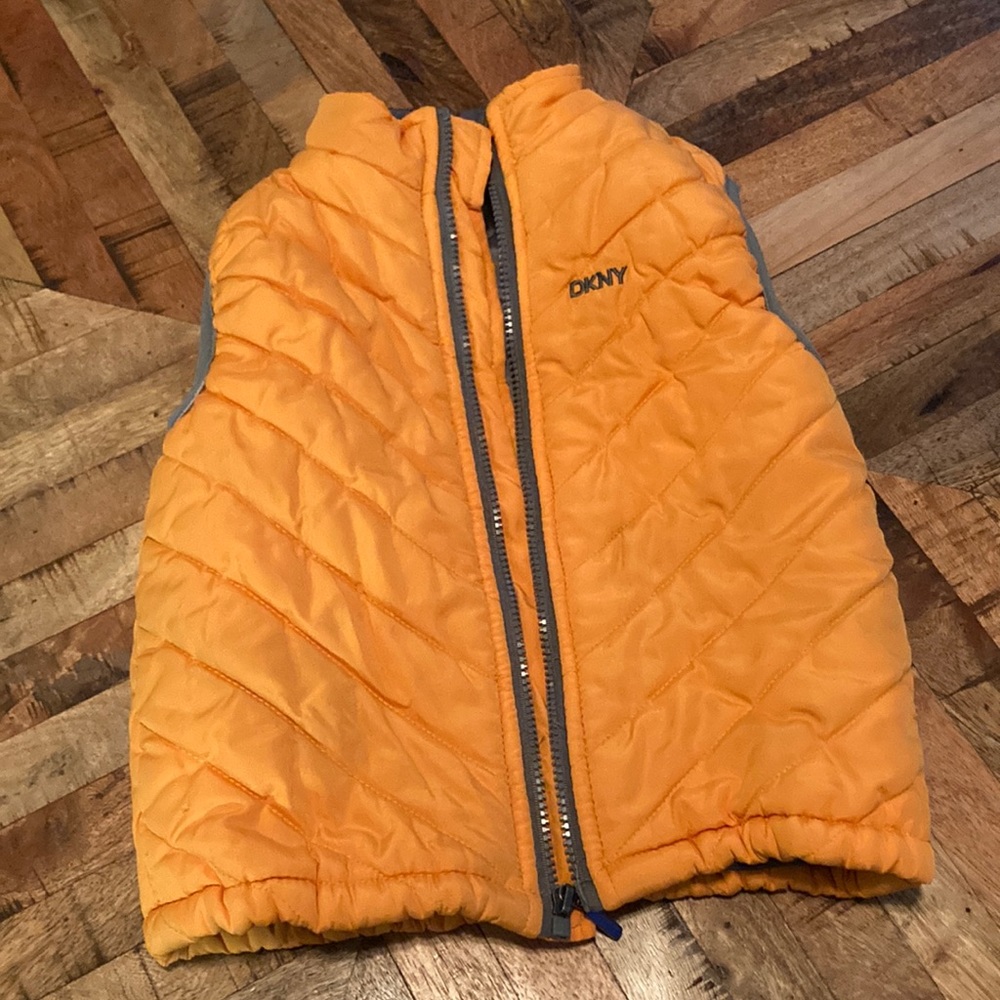 DKNY vest. Boys 4T